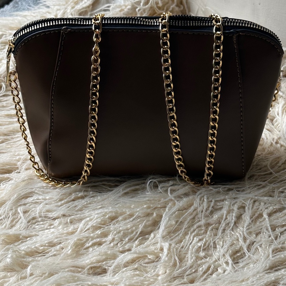 Women Crossbody light brown  Shoulder Bag. NWOT. Unbranded.